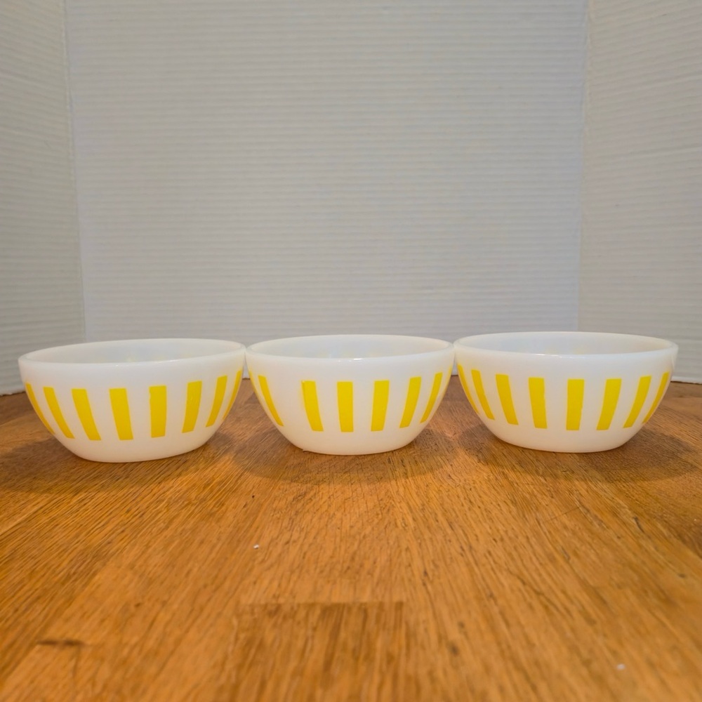 Set of 3 Rare Federal Glass Yellow Stripe Bowls, 5” Mid Century Milk Glass - Picture 2 of 4